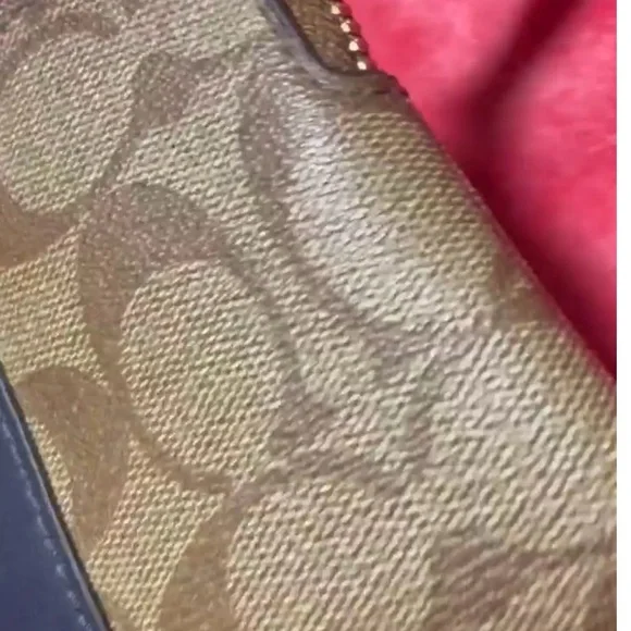 Coach Wristlet Signature Center Stripe - Picture 2 of 4